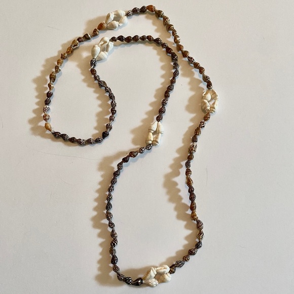 Vintage BOHO Mini Shell Necklace - Picture 2 of 3